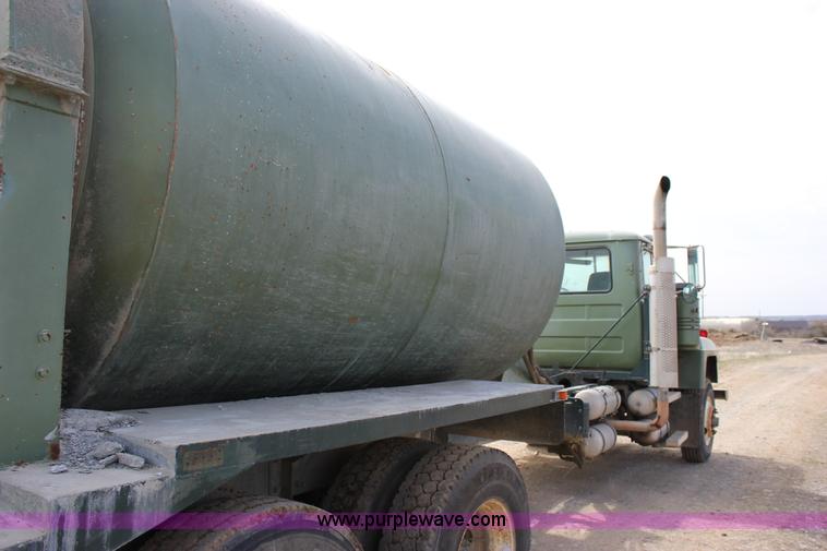 image for item J2270 2000 Mack RD690S rotating drum mixer truck