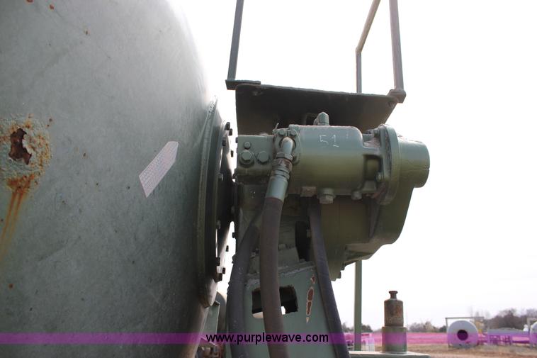 image for item J2270 2000 Mack RD690S rotating drum mixer truck