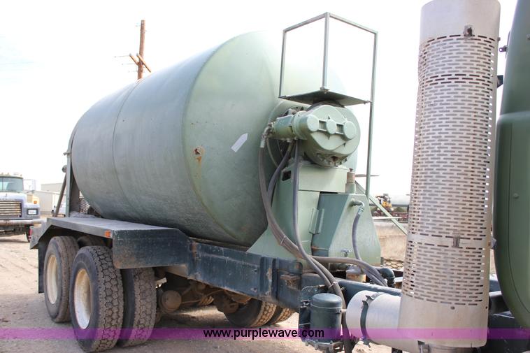 image for item J2270 2000 Mack RD690S rotating drum mixer truck