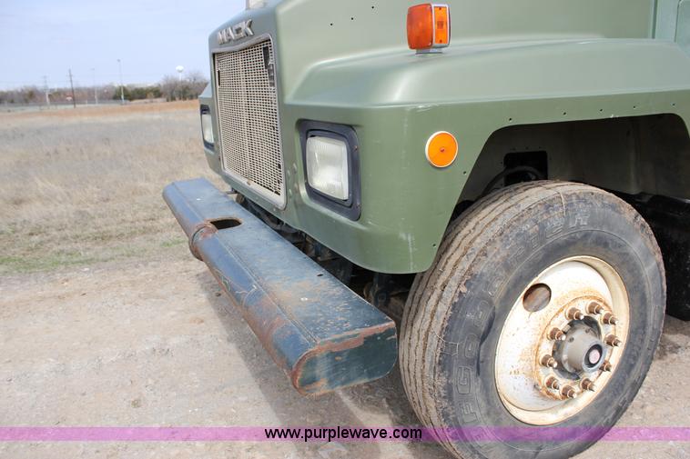 image for item J2270 2000 Mack RD690S rotating drum mixer truck