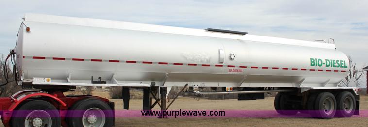 image for item J2294 1984 Heil transfer trailer