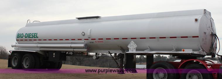 image for item J2294 1984 Heil transfer trailer