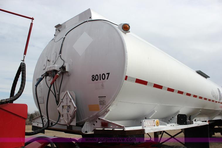 image for item J2294 1984 Heil transfer trailer