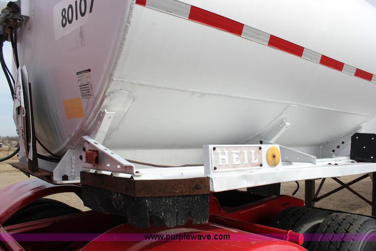 image for item J2294 1984 Heil transfer trailer