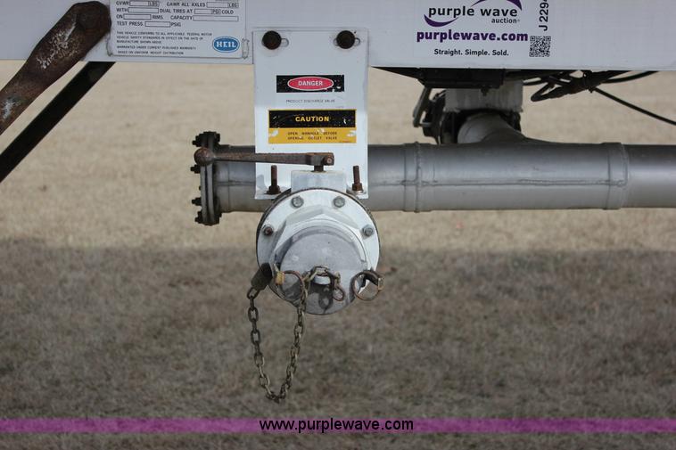 image for item J2294 1984 Heil transfer trailer