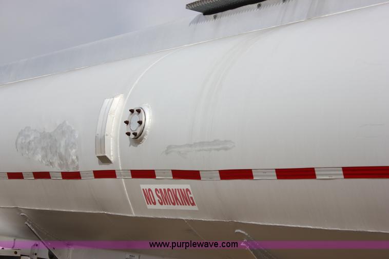 image for item J2294 1984 Heil transfer trailer