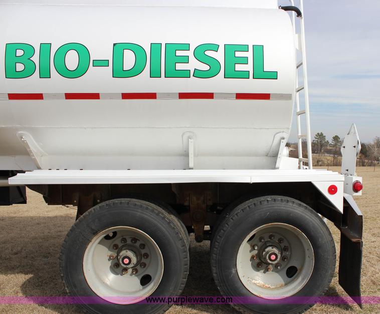 image for item J2294 1984 Heil transfer trailer