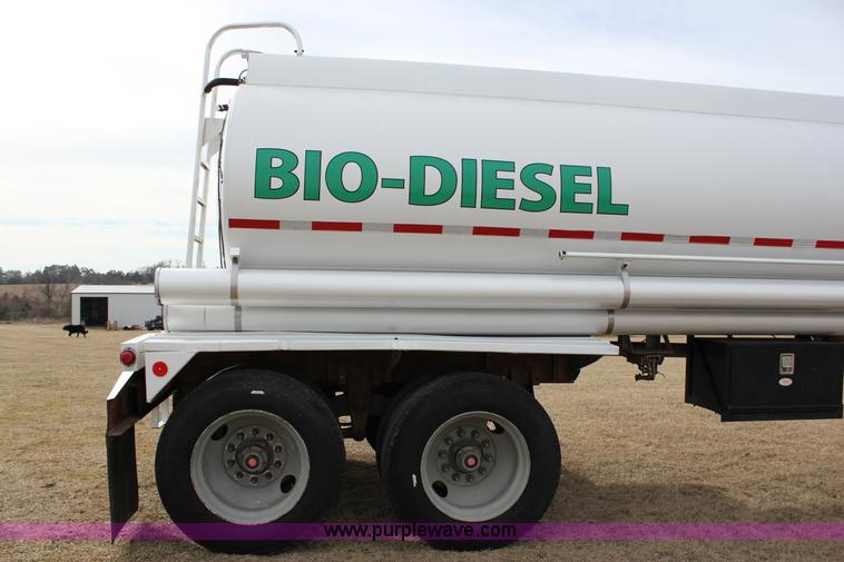 image for item J2294 1984 Heil transfer trailer