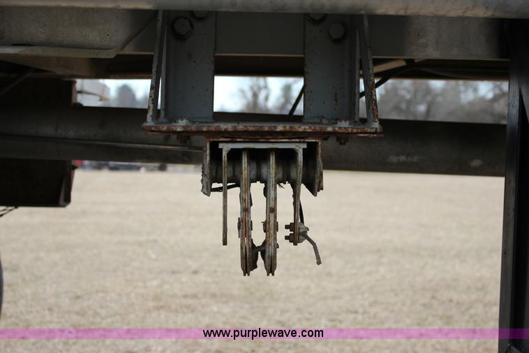 image for item J2294 1984 Heil transfer trailer