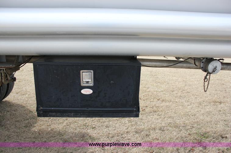 image for item J2294 1984 Heil transfer trailer