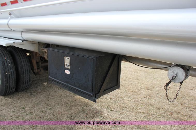 image for item J2294 1984 Heil transfer trailer