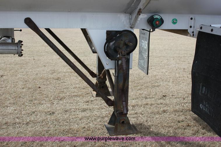 image for item J2294 1984 Heil transfer trailer