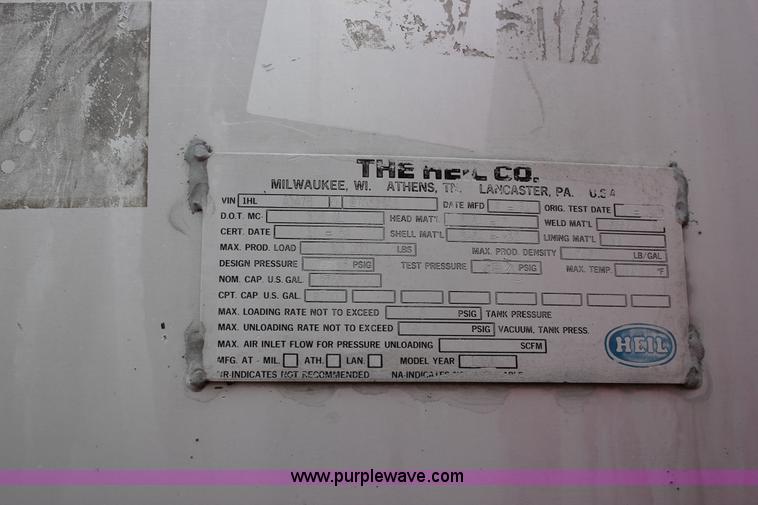 image for item J2294 1984 Heil transfer trailer