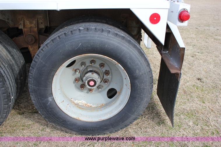 image for item J2294 1984 Heil transfer trailer