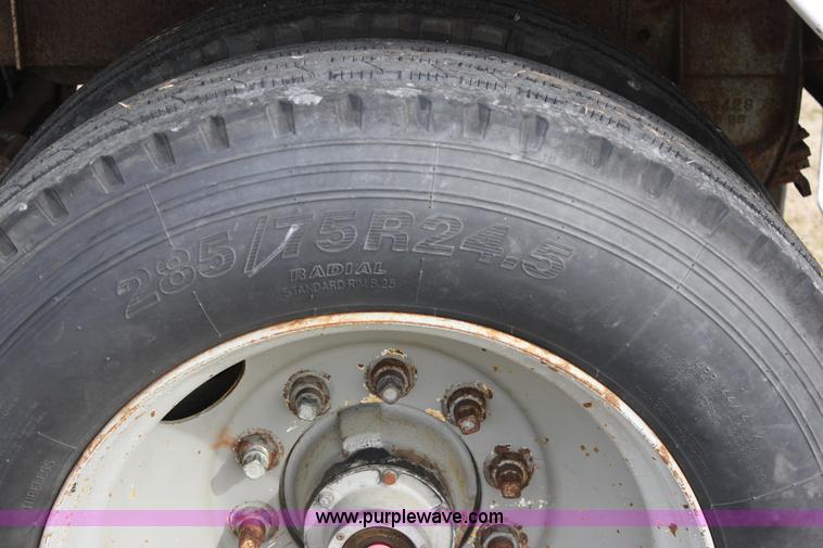 image for item J2294 1984 Heil transfer trailer