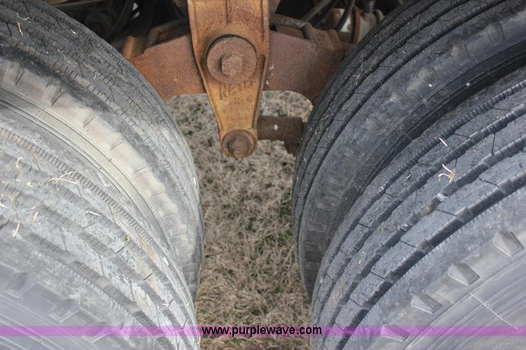 image for item J2294 1984 Heil transfer trailer