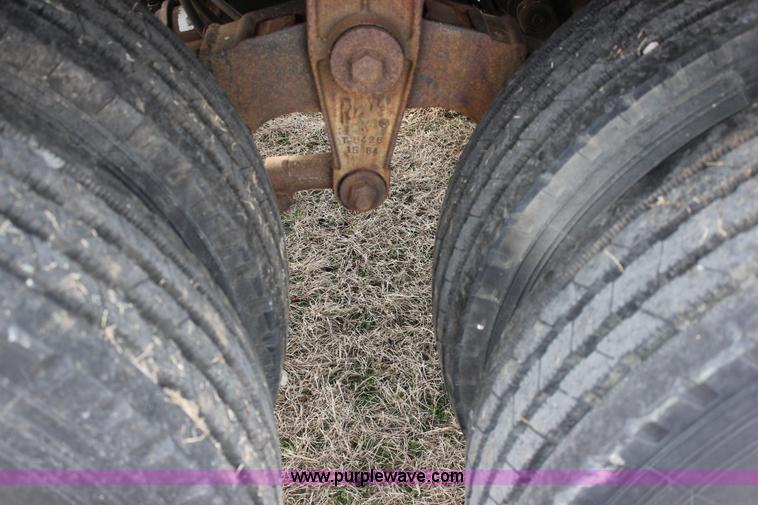 image for item J2294 1984 Heil transfer trailer