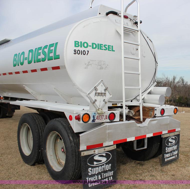 image for item J2294 1984 Heil transfer trailer