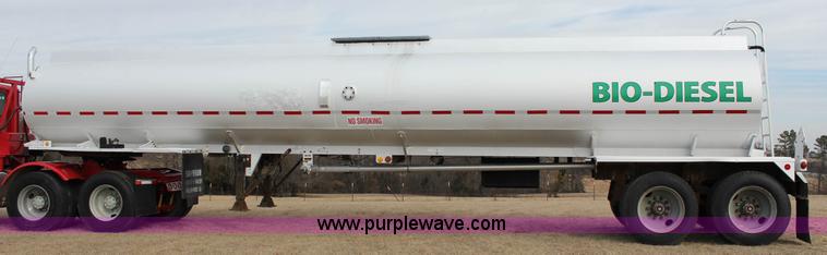 image for item J2294 1984 Heil transfer trailer