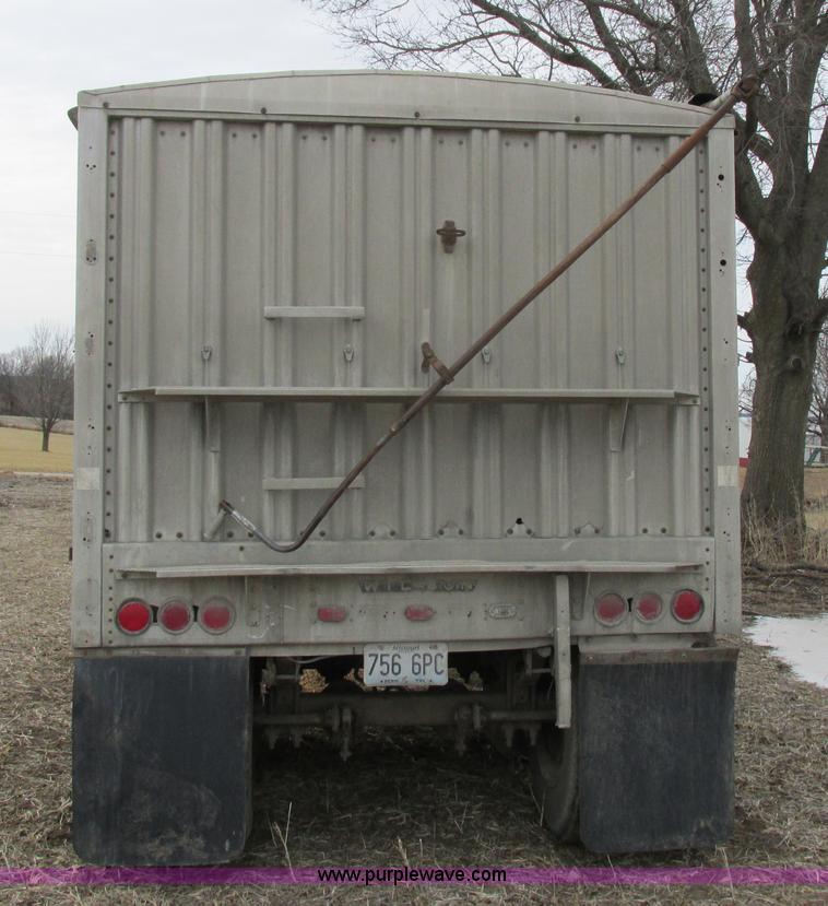 image for item K2040 1980 Wilson AGH-600 double hopper bottom grain trailer