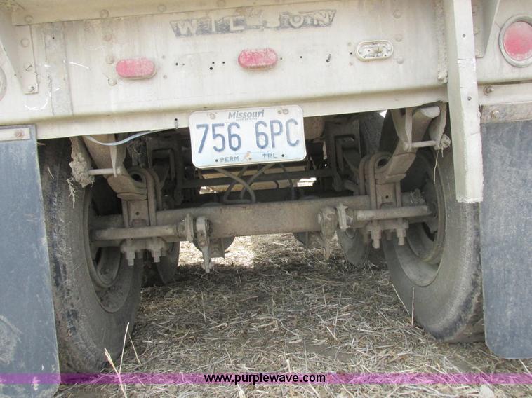 image for item K2040 1980 Wilson AGH-600 double hopper bottom grain trailer