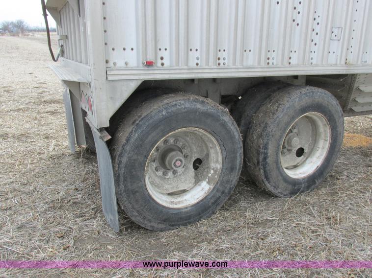image for item K2040 1980 Wilson AGH-600 double hopper bottom grain trailer