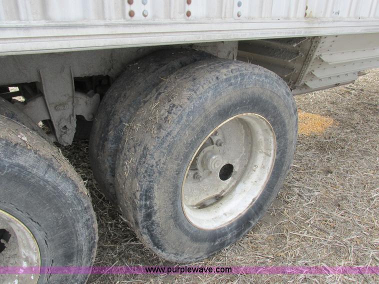 image for item K2040 1980 Wilson AGH-600 double hopper bottom grain trailer