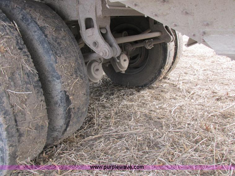 image for item K2040 1980 Wilson AGH-600 double hopper bottom grain trailer