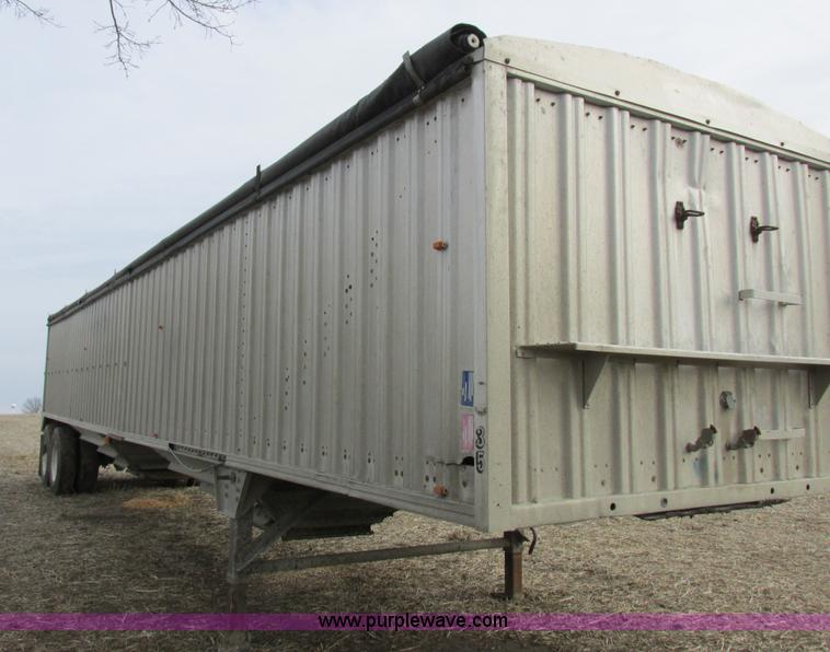image for item K2040 1980 Wilson AGH-600 double hopper bottom grain trailer