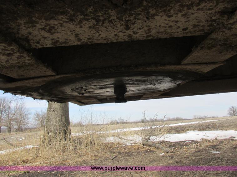 image for item K2040 1980 Wilson AGH-600 double hopper bottom grain trailer