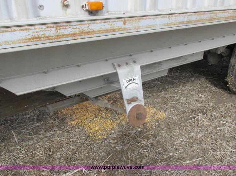 image for item K2040 1980 Wilson AGH-600 double hopper bottom grain trailer