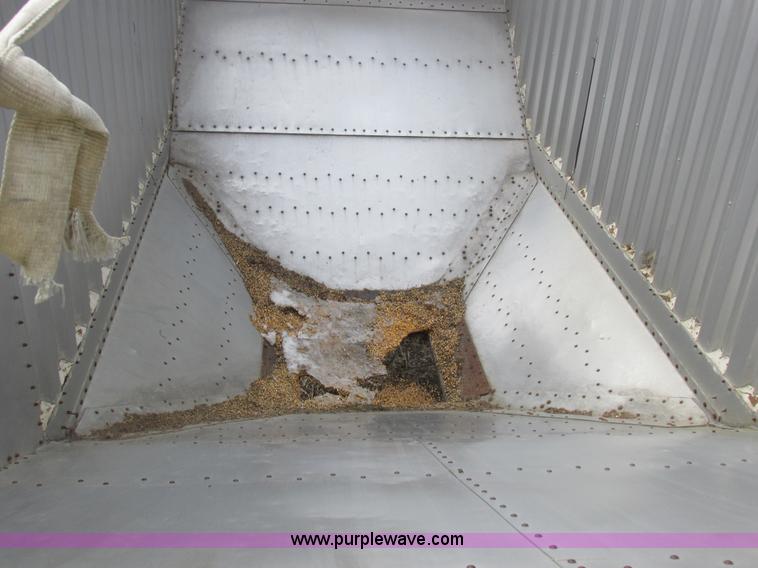 image for item K2040 1980 Wilson AGH-600 double hopper bottom grain trailer