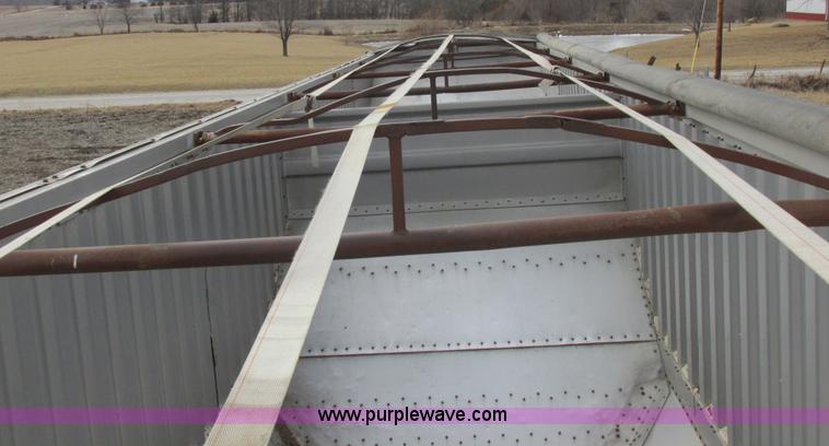 image for item K2040 1980 Wilson AGH-600 double hopper bottom grain trailer