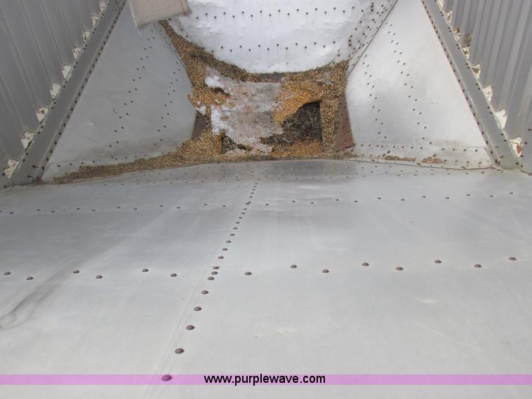 image for item K2040 1980 Wilson AGH-600 double hopper bottom grain trailer