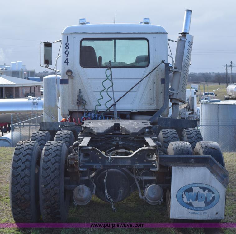 image for item K2348 1997 Mack CH613 semi truck