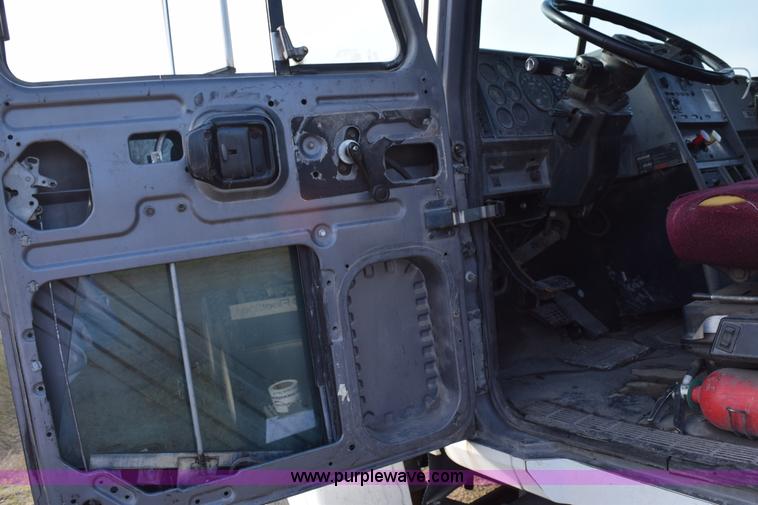 image for item K2348 1997 Mack CH613 semi truck