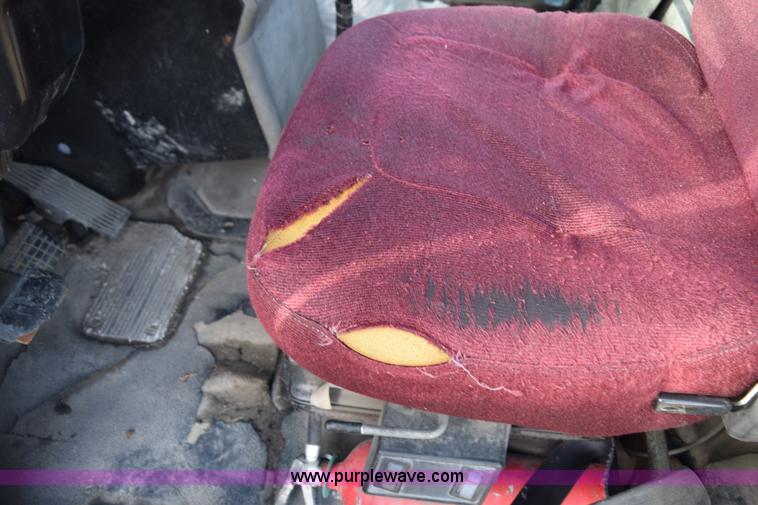 image for item K2348 1997 Mack CH613 semi truck