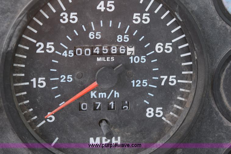 image for item K2348 1997 Mack CH613 semi truck