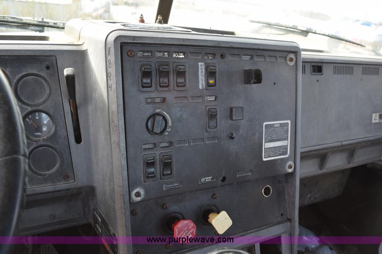 image for item K2348 1997 Mack CH613 semi truck