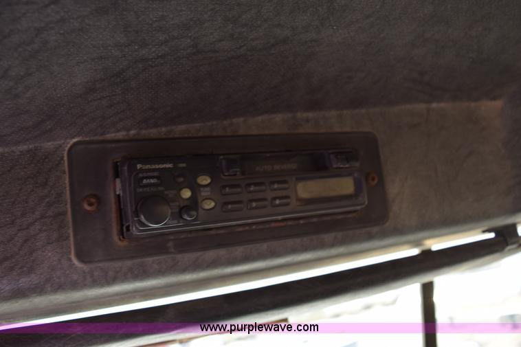 image for item K2348 1997 Mack CH613 semi truck