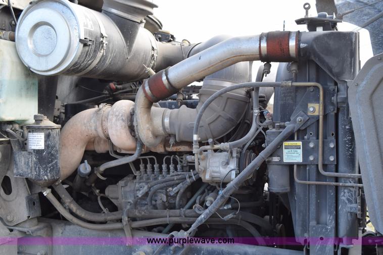 image for item K2348 1997 Mack CH613 semi truck