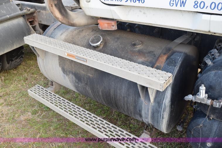 image for item K2348 1997 Mack CH613 semi truck