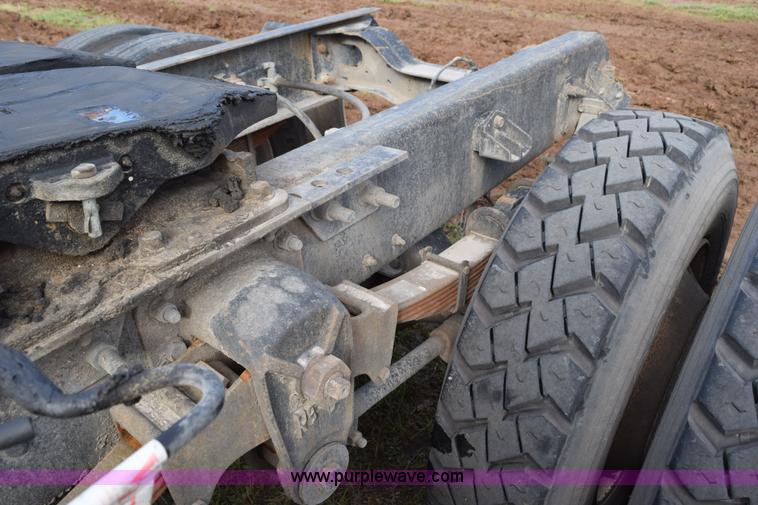 image for item K2348 1997 Mack CH613 semi truck