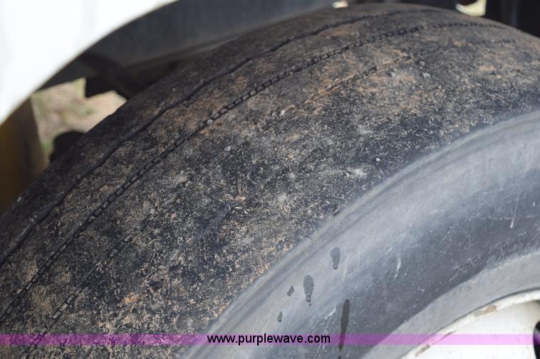 image for item K2348 1997 Mack CH613 semi truck