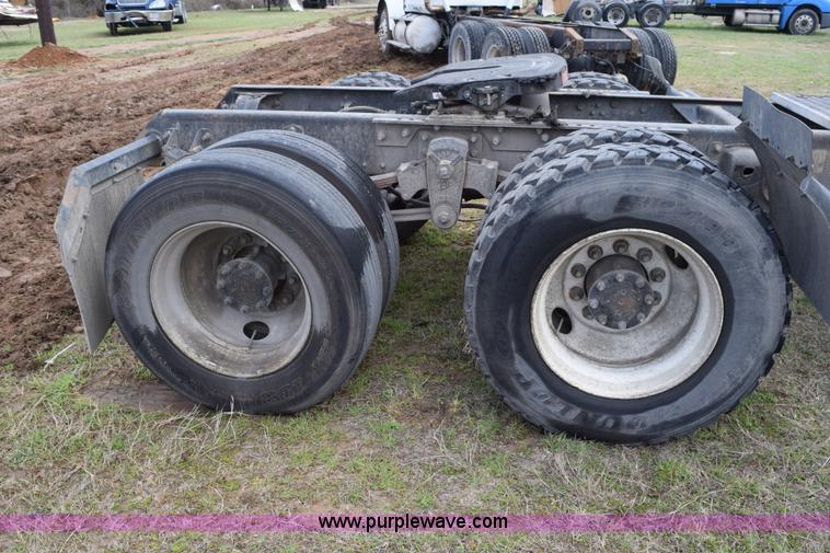 image for item K2348 1997 Mack CH613 semi truck