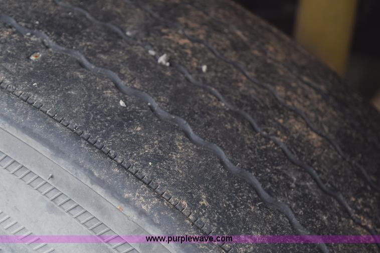 image for item K2348 1997 Mack CH613 semi truck