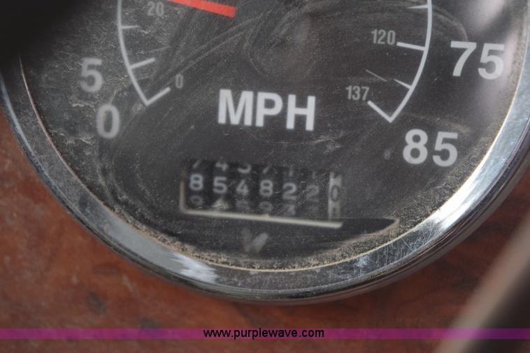 image for item K2349 1996 International 9300 semi truck