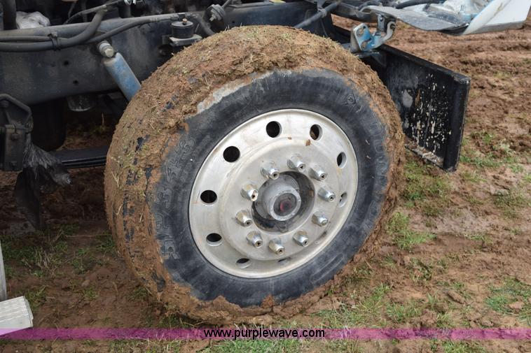 image for item K2349 1996 International 9300 semi truck