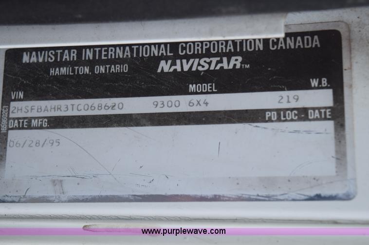 image for item K2349 1996 International 9300 semi truck
