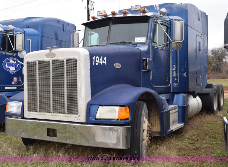 image for item K2350 1999 Peterbilt 377 semi truck